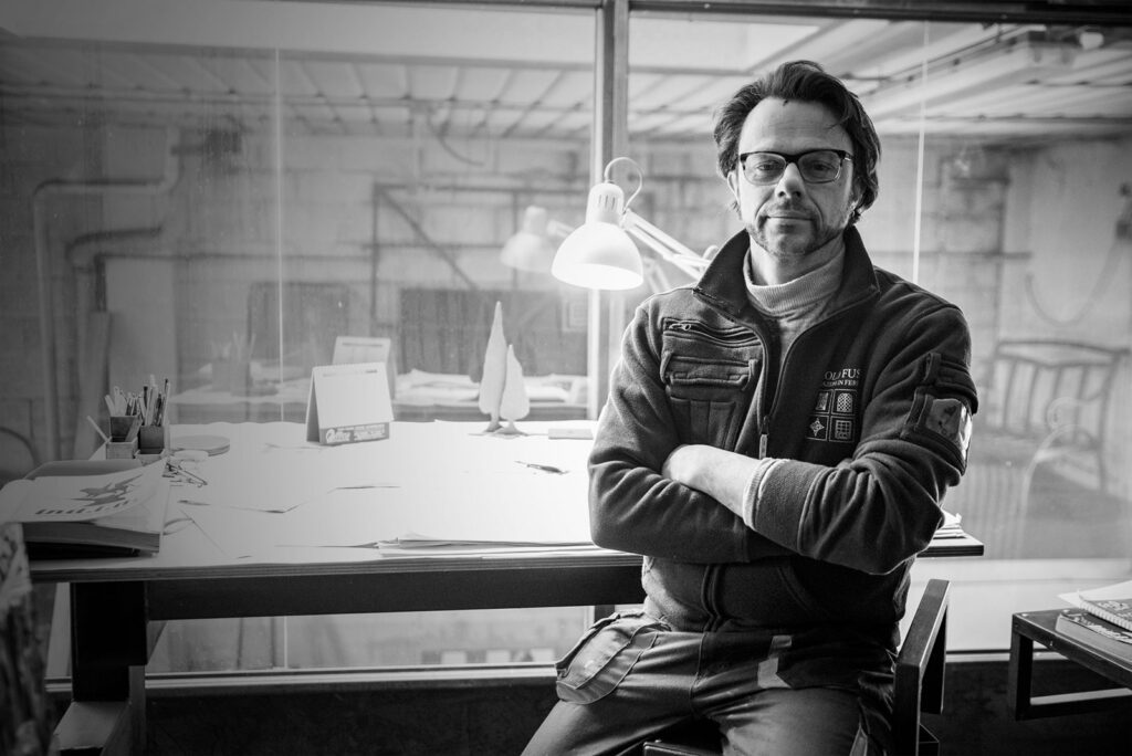 Paolo Fusi ritratto nel suo studio a Sambuca in Val di Pesa